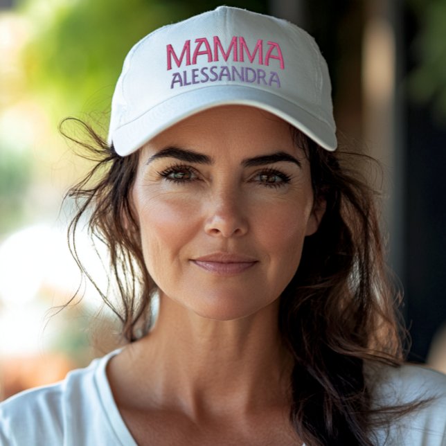 Personlig broderad mössa för italienska mammor keps (Mamma personalized embroidered hat shown in white with pink and purple thread emb)