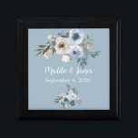 Personlig Bröllop Grått Blue Blommigt Keepsakbox Minnesask<br><div class="desc">Kortruta för blå Blommigt i personlig Grått-Bröllop av © Cathy Thompson. Perfekt för gåva ge eller speciell dag.</div>