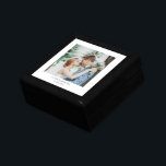 Personlig Bröllop Photo Wood Keepsak Box Minnesask<br><div class="desc">En personlig bröllop fototrä lackade keepsakbox. Byt ut det här fotot mot ett eget favoritfoto från bröllop.</div>