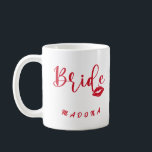 Personlig Brud för Möhippa Kaffemugg<br><div class="desc">Fira bruden på väg att gifta sig med stil med vår Personliga Brud för Möhippa-mugg. Denna exklusiva design är skräddarsydd för möhippor,  med anpassningsbara element för en verkligt unik souvenir. Perfekt för morgonkaffe eller som en minnesvärd present,  denna mugg fångar brudens speciella dags essens.</div>