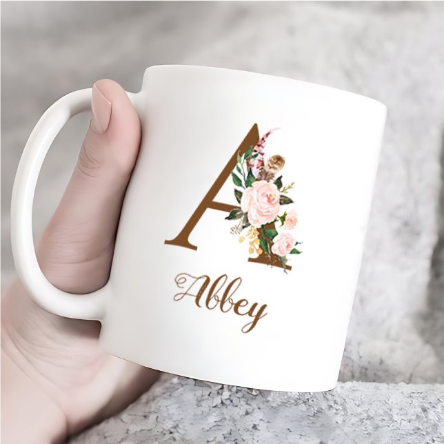 Personlig brudtärna-blomma Bokstav A-gåva Kaffemugg (Skapare uppladdad)