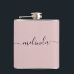 Personlig Brudtjänstpresent Pastell Rosa Bröllop Fickplunta<br><div class="desc">En pastellrosa personlig bröllopsflaska perfekt för brudtjänstpresenter,  brudtjänstförslagspresenter,  Sängkammarbjudningspresenter och bröllopsduschdekor. Anpassa tumlaren till ditt namn och din titel och skapa en unik bröllopsfestpresent.</div>