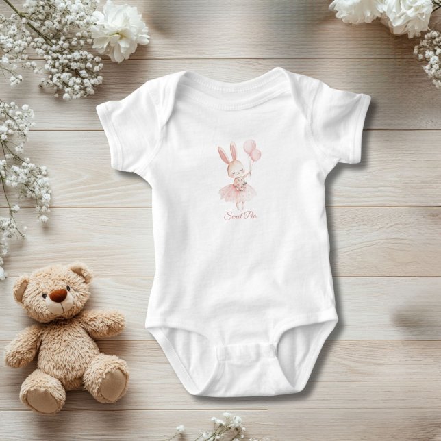 Personlig Bunny Ballerina Rosa Blommigt Flicka T Shirt (Pink Bunny Ballerina with Pink Flowers and Balloons Baby Body Suit for Baby Girl. Personalized.)