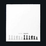 Personlig Chess Biet Black White Anteckningsblock<br><div class="desc">Klassiskt svart och vitt schackfritt anteckningsblock för schack älskare,  med schack figurer i ett geometriskt mönster. Modern schack delar design</div>