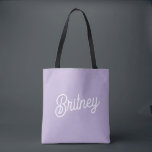 Personlig Chic Lavender Lila Monogram Namn Tygkasse<br><div class="desc">Vi presenterar vår Personlig Chic Lavender Lila Monogram Namn Tote Bag, en snyggt och ett praktiskt tillbehör som är designat för att göra en påstående. Den här eleganten i väskan har en mjuk lavender-lila och är anpassad med ditt monogram och namn, vilket gör att du får en personlig beröring till...</div>