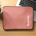 Personlig Chunky Typography Terracotta Laptop Fodral<br><div class="desc">Anpassa det här laptop sleeve genom att lägga till ditt namn eller initialer i knivvit typografi på terracotta-bakgrund. Anpassad design ger också en underbar gåva.</div>