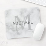 Personlig Classic Monogram och Namn Marble-utseend Musmatta<br><div class="desc">Personlig Monogram och Namn Gift har personlig namn i grått och monogram i ljust grått som bakgrund,  i klassiskt serif font stil,  på vit marmorbakgrund. Perfekt som helgdag,  fars dag-gåva till pappa och gåva till särskilda tillfällen.</div>