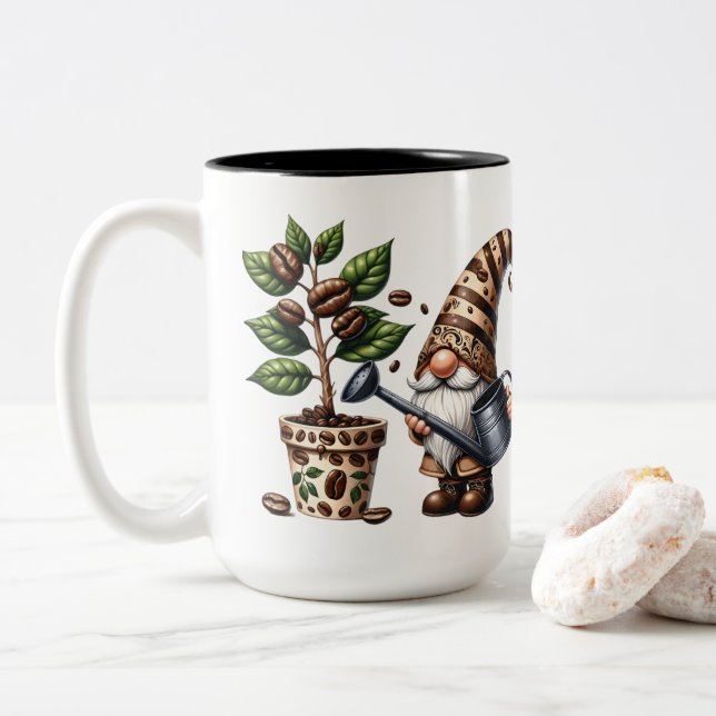 Personlig Coffee Gnome Watering Plant Gift Två-Tonad Mugg (Med munk)