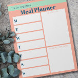 Personlig Coral Blue Meal Planner Livsmedel List Anteckningsblock<br><div class="desc">Veckomålsplanerare i Mjuk koral och Ocean Blue. På den här plannerplattan finns nio vita lådor så att du kan skapa din dagliga måltid och din lista och dina idéer för livsmedel nästa vecka. Mallen för anteckningsblocket personlig är redot som du kan använda för att lägga till ditt namn eller din...</div>