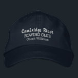 Personlig Crew Klubb Team & Rower Namn Broderad Keps<br><div class="desc">Perfekten hatt för alla som ropar kärlek och deras klubb/team. Den här kvalitetsbasbollen stil som har 3 linjer anpassningsbar text - lägg till besättningen klubb namn, namn, evenemanget namn etc. Ändra enkelt textens färg och hatten. Oavsett om du är en novice eller en expertrower, så kommer den här besättningen att...</div>