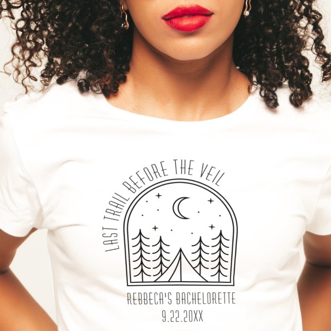 Personlig Cute Camping Bachelorette Party T Shirt ("Last Trail before the veil" camping bachelorette party shirt girls weekend Bach party bridesmaid)