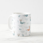 Personlig Cute Dancing Sjöjungfru Illustration Sea Kaffemugg<br><div class="desc">Personligens sjöjungfru, papper inslagning, gåvor. Cute sjöjungfruar och sirener, underbara sjö- och sjöflickor, vismisk illustration av mönster för barn, baby, daghem och alla sirener, sjöjungfruar och mermen fläkt. Snyggt sött pastellblått och persikofärgat vinkart havstema mönster, för daghemsrum, barnrum, pojke, flicka, könsneutral babydusch eller födelsedagsfest av sjöjungfru tema. Sjöjungfru med papper...</div>