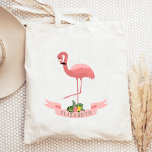 Personlig Cute Rosa Flamingo Tygkasse<br><div class="desc">Den här söta väskan illustrerar en rosa flamingo med nacke kurvformad och ett ben upphöjt över en rosa banderoll som dekoreras med tropisk löv. Anpassa den för att skapa en gåva av ett slag till en flicka som kärlek flamingos - eller som en gåspåse till en skymf för ett tropiskt...</div>