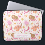 Personlig Cute Rosa Sjöjungfru Laptop Fodral<br><div class="desc">En söt rosa sjöjungfru mönster dekorerar detta laptop sleeve. Anpassa det med ditt namn. Gör en roligt till en tjej. Designad av Blackberry Boulevard.</div>
