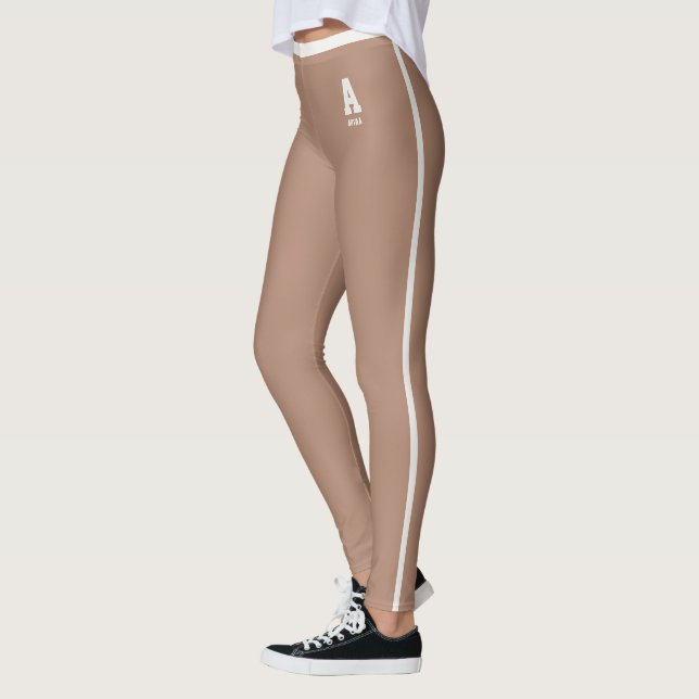 Personlig Dammig Carmel Neutral Ränder Monogram Leggings (Vänster)
