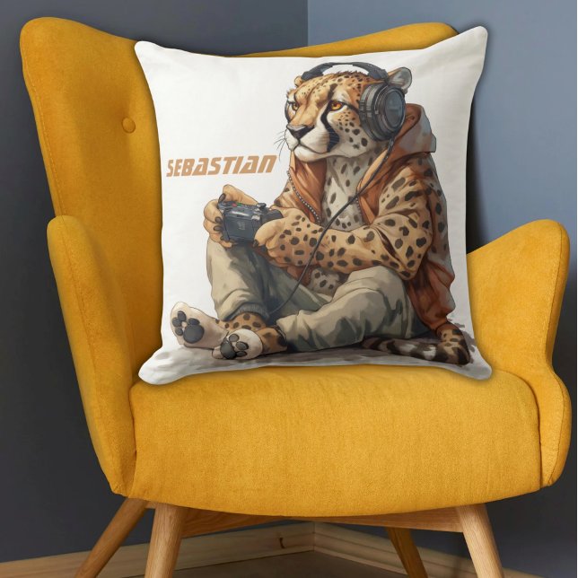 Personlig Dekorativ kudde Gamer Cheetah för barn (Funny Cheetah wearing headphones and hoodie playing video games personalized kids pillow)