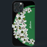 Personlig Dogwood Blommar iphone case<br><div class="desc">Träna din iPhone med det här vackra telefonväskan som har söt blommar med vedsnematning med grönt och svart trimning. Du anpassar det med ditt namn innan du sätter det i din shoppingvagn.</div>