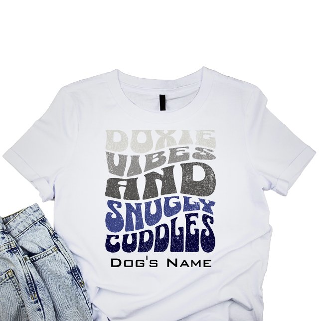 PERSONLIG Doxie Vibes Snuggly Cuddles Retro T Shirt (Skapare uppladdad)