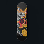 Personlig Dragon Skateboard<br><div class="desc">Personlig asiatisk konst drar med skateboard med initialer i mitten.</div>