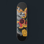 Personlig Dragon Skateboard<br><div class="desc">Personlig asiatisk konst drar med skateboard med initialer i mitten.</div>