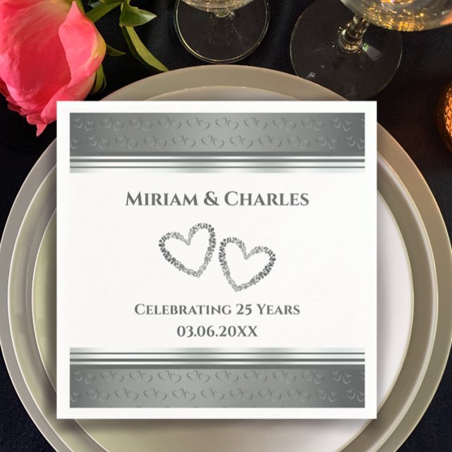 Personlig Elegant Heart Silver 25-årsdagen Pappersservett (Add couple’s names for personalized faux silver 25th anniversary party napkins. Elegant heart decor.)