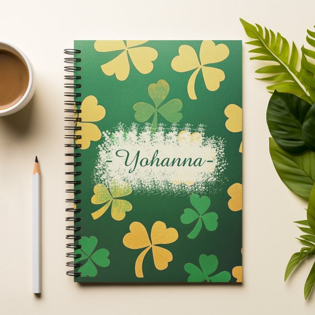 Personlig Elegant Mörk grönt och Guld Klöver Anteckningsbok (Personalized Elegant Dark Green & Gold Clover Notebook)