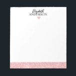 Personlig Elegant Rosa Glitter Anteckningsblock<br><div class="desc">Det här personlig rosa glitter-anteckningsblocket har ditt namn i svart text med rosa glitter och gräns. Anpassa anteckningsblocket med namn som du vill att någon ska känna extra speciellt. Gör en roligt för födelsedagar eller jul och perfekt för back to school. Designad av Blackberry Boulevard.</div>