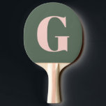 Personlig Enkel Rosa och Grönt med fetstil i monog Pingisracket<br><div class="desc">Personlig Enkelt fet Monogram Rosa och Grönt Ping Pong Paddle</div>