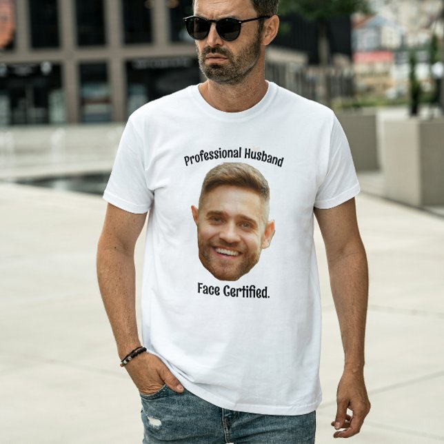 Personlig Face Anpassad Foto Roligt Par Han T Shirt (Personalized Face Custom Photo Funny Couple Him gifts ideas new husband boyfriends anniversary )