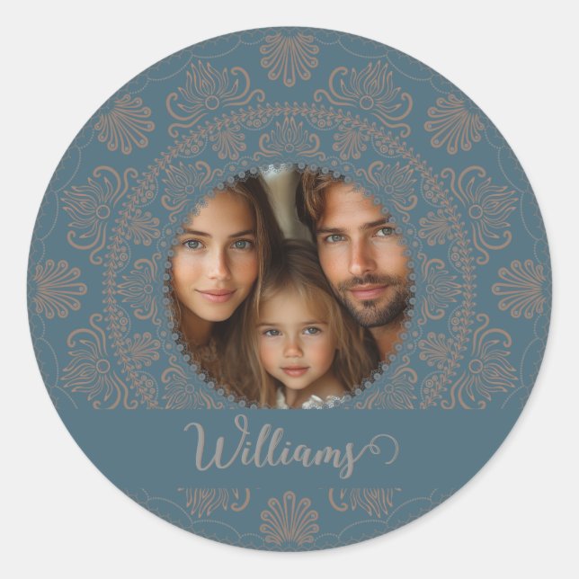 Personlig Family Porträtt Rococo Mandala, Guld Runt Klistermärke (Framsida)