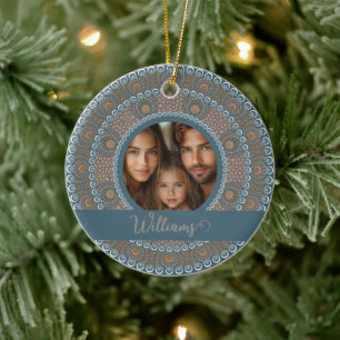 Personlig Family Porträtt Teal och Guld Mandala Julgransprydnad Keramik