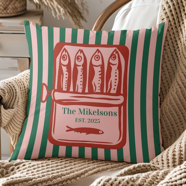 Personlig Family Retro Sardine Tin Rand Kudde (Skapare uppladdad)