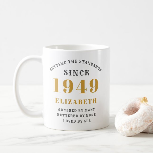 Personlig födelsedag 1949 Lägg till Eleganten Namn Kaffemugg (Med munk)