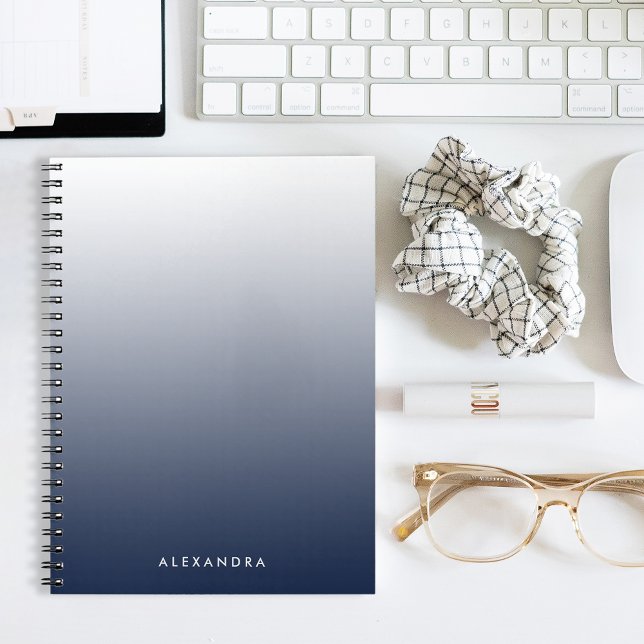 Personlig för intensitetsövertoning vid marint omb anteckningsbok med spiral (Skapare uppladdad)