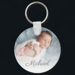personlig för nyfödda foton nyckelring<br><div class="desc">elegant personlig text med foto av ett nyfött baby.</div>