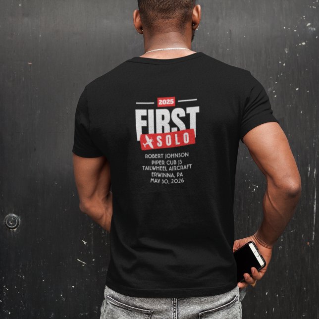 Personlig Första Ensamflygning | PILOT | Flygplan T Shirt (Skapare uppladdad)