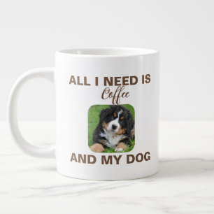 Personlig Foto: allt jag behöver är kaffe och min  Jumbo Mugg