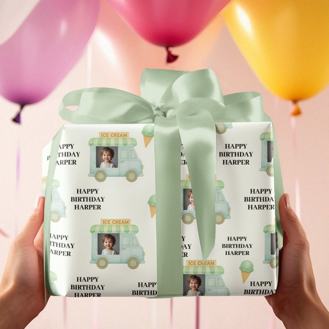 Personlig fotofödelsedagsfirande med glassbil presentpapper (Skapare uppladdad)