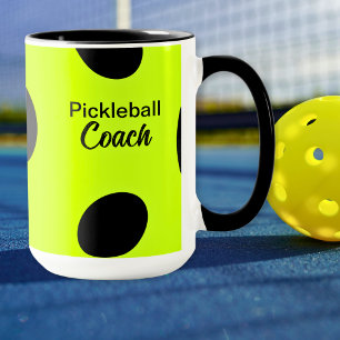 PERSONLIG Funny Pickleball Coach Gult Boll Mugg