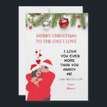PERSONLIG FUNNY ROMANTIC MAKE/WIFE CHRISTMAS JULKORT<br><div class="desc">Denna personlig,  roliga och romantiska julkort är perfekten för att uttrycka kärlek och  lite skratt med din make under julhelgen. Det kommer att bli en omhuldad keepy och en påminnelse om ert speciella band. Ta med en illustration eller bild som kombinerar humor och romantik.</div>