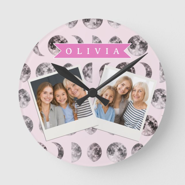 Personlig gåva med rosa månfas och stjärnbild med  rund klocka (Framsida)