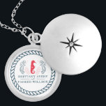 Personlig Gift Nautical Bröllop Berlockhalsband<br><div class="desc">Modern Nautisk Bröllop-design. Enkel att anpassa. Om du har några frågor kan du kontakta mig. Perfekt för Firande vid sommaren Bröllop. Matchningsprodukter finns i samlingen Nautical Bröllop. Du är välkommen att besöka min affär för vackrare produkter.</div>