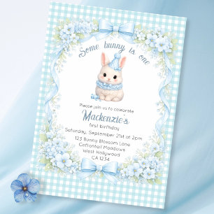 Personlig Gingham Some Bunny Is One Födelsedag Inbjudningar