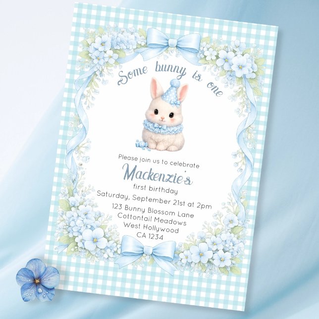 Personlig Gingham Some Bunny Is One Födelsedag Inbjudningar (Gingham Some Bunny Is One Cute Personalized Invitations by Ricaso. Blue Gingham and Rabbit Birthday)