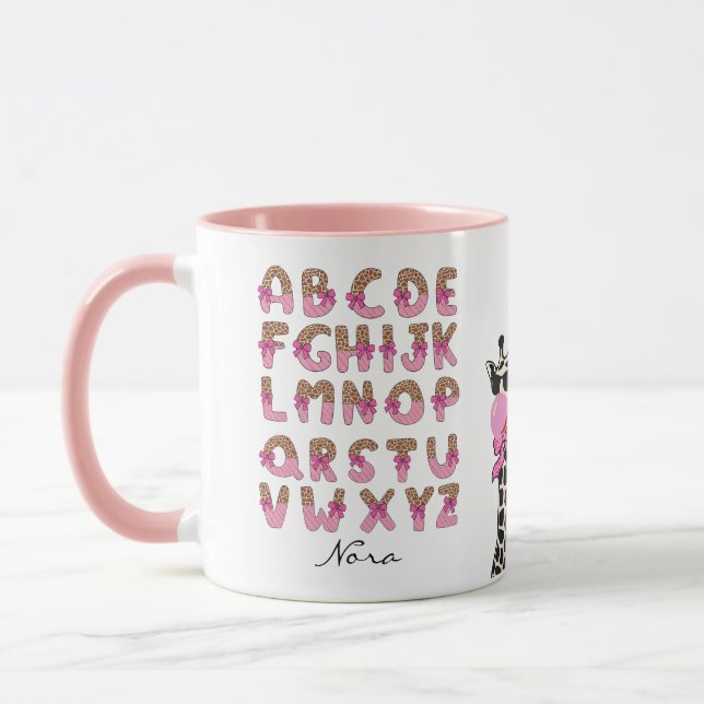 Personlig giraff rosa band alfabet  mugg (Vänster)