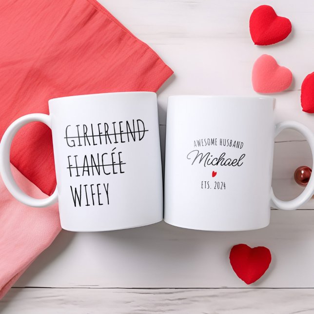 Personlig Girlkompis Fiancée till Wifey Funny Två-Tonad Mugg (Personalized Girlfriend Fiancée to Wifey Funny Two-Tone Coffee Mug)