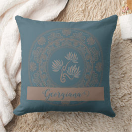 Personlig Golden Teal Rococo Lotus Dot Mandala Kudde