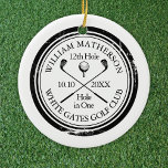 Personlig Golf Hål i One Photo Keepsak Julgransprydnad Keramik<br><div class="desc">Med en frimärke-effektsmodell av åldras-typ. Anpassa namn,  placera hål nummer,  datum och foto på motsatt sida för att skapa en underbar golfkeepy för att fira det fantastiska hål-i-ett-fiende. Designad av Thisisnotme©</div>