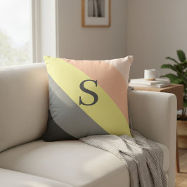 Personlig grå och persikostripig monogram kudde
