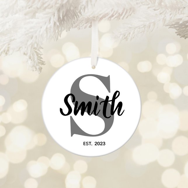 Personlig grå och svart familjemonogram julgransprydnad keramik (Wedding Monogram Ceramic Ornament)